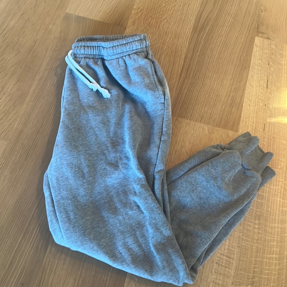 Grey Sweatpants w/ pockets Size Medium